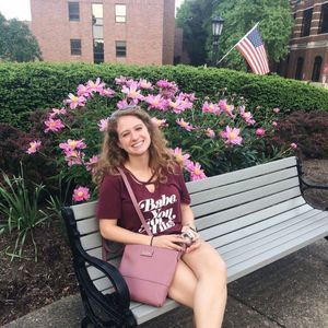 Meet your Posher, Lacey